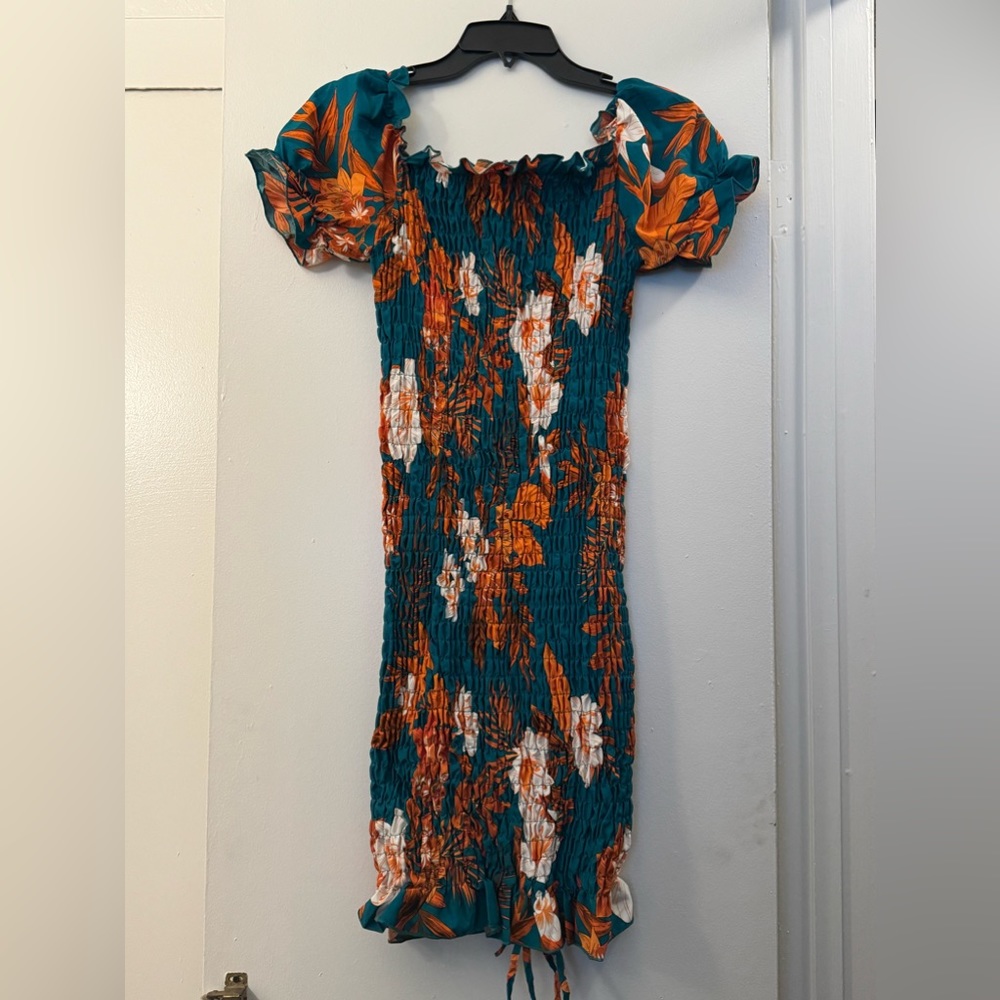 Summer dress, new without tags